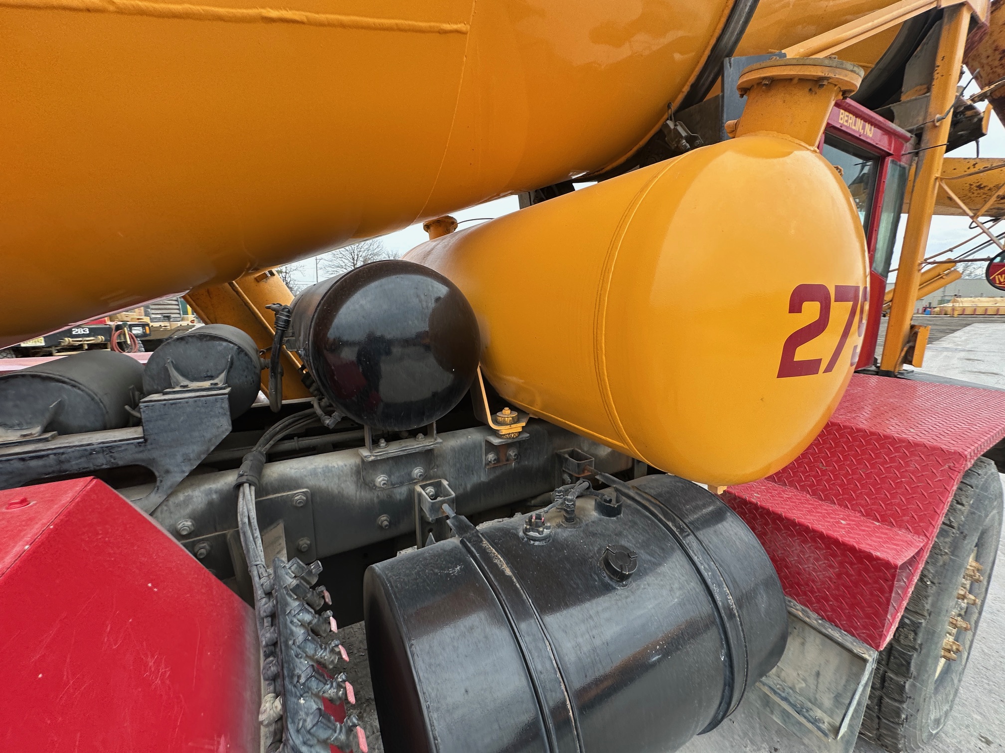 2016 PHOENIX Front Discharge Mixer - Image 42