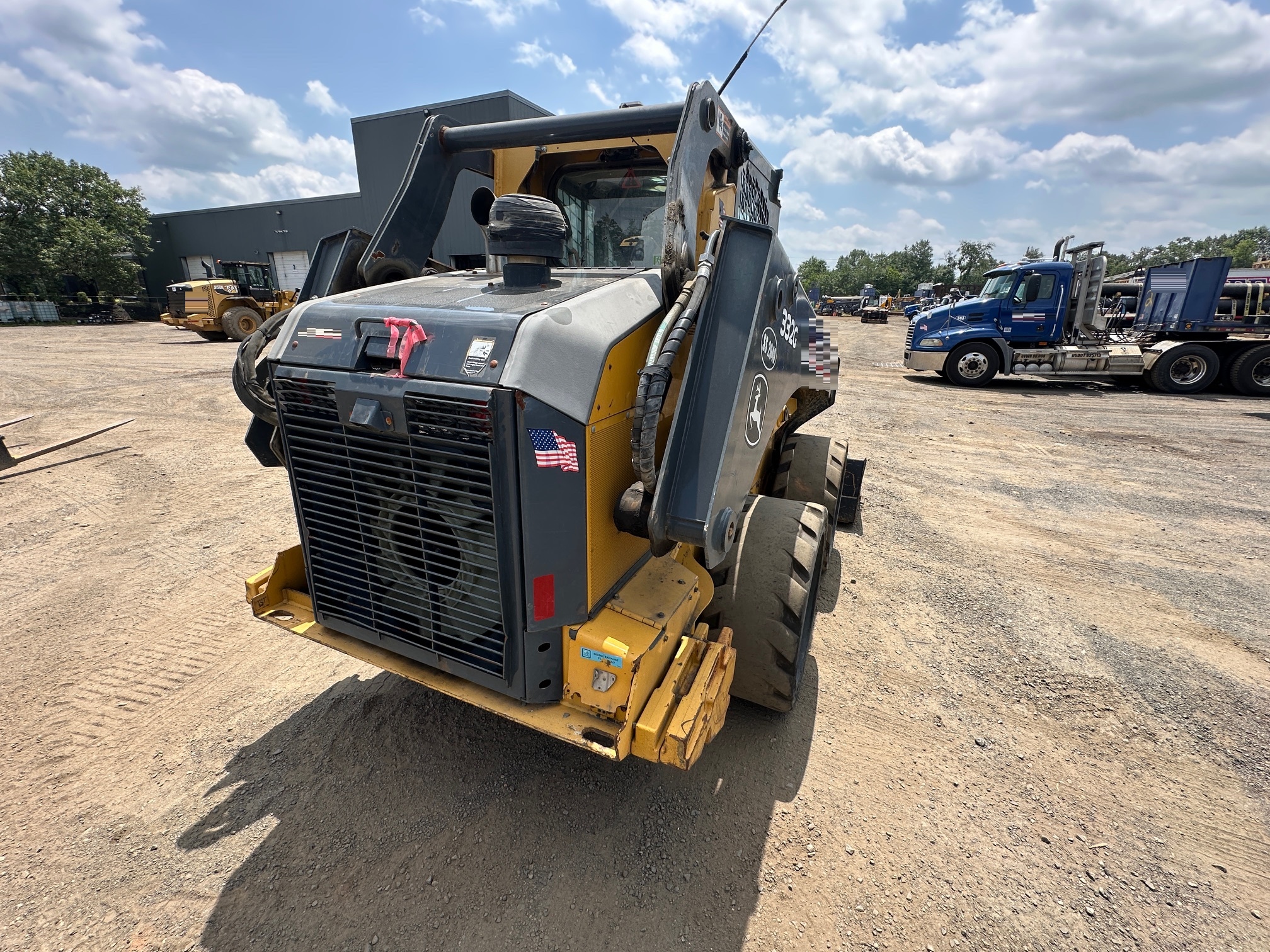 2017 DEERE 332G - view 9 of 22