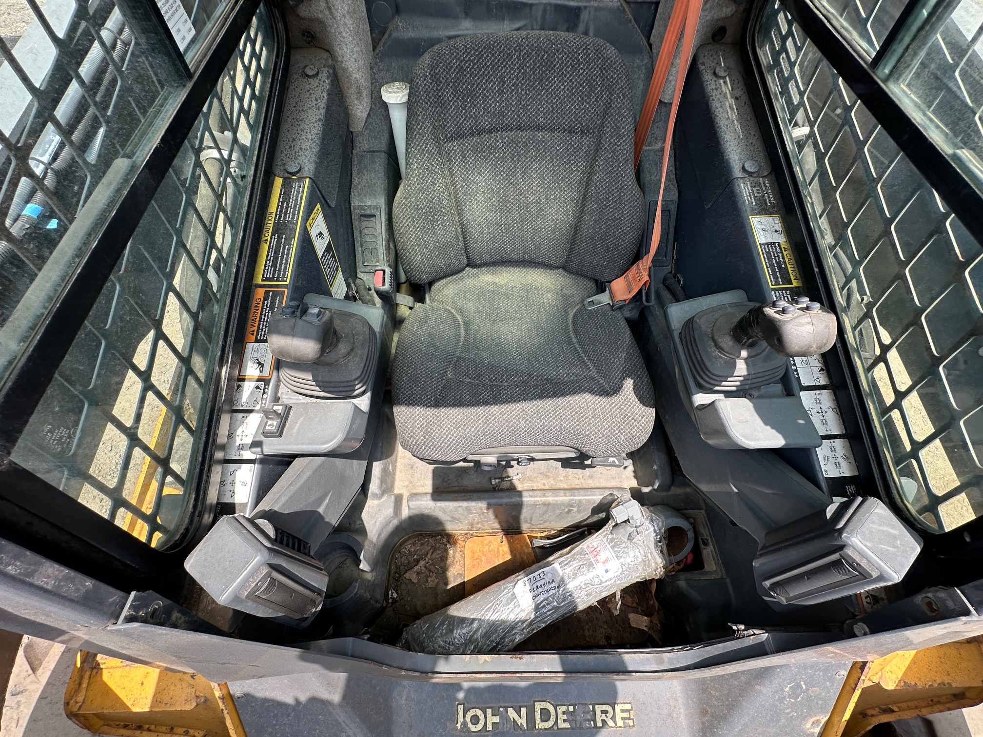 2017 DEERE 332G - Image 17