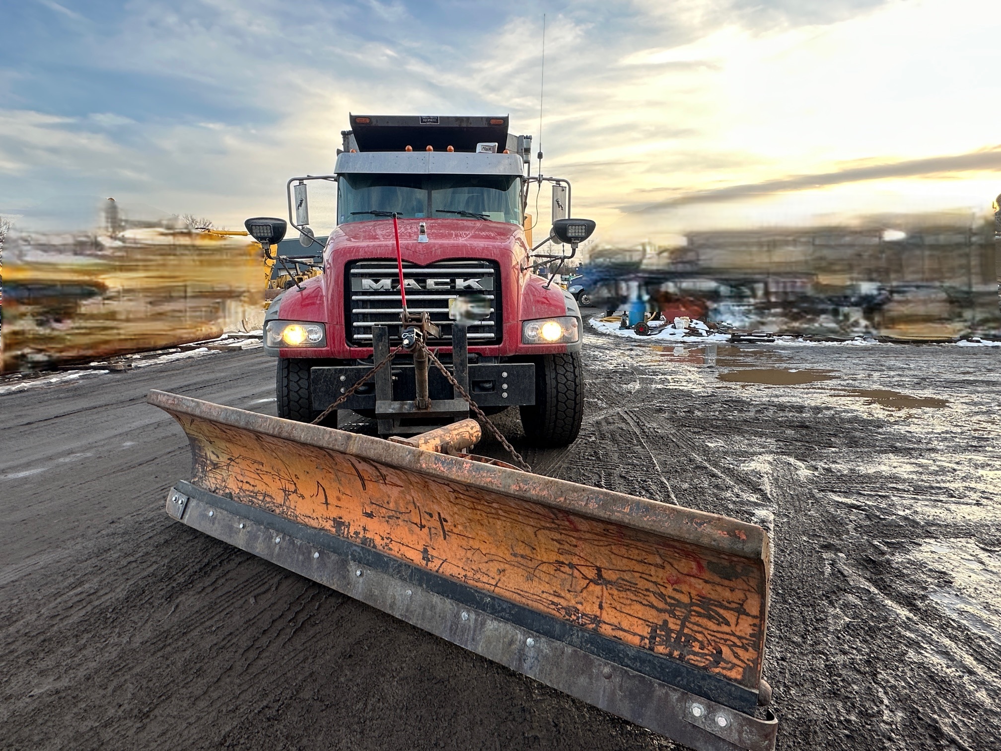 2017 MACK Granite GU713 - view 4 of 57