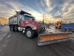 2017 MACK Granite GU713 - Image 2