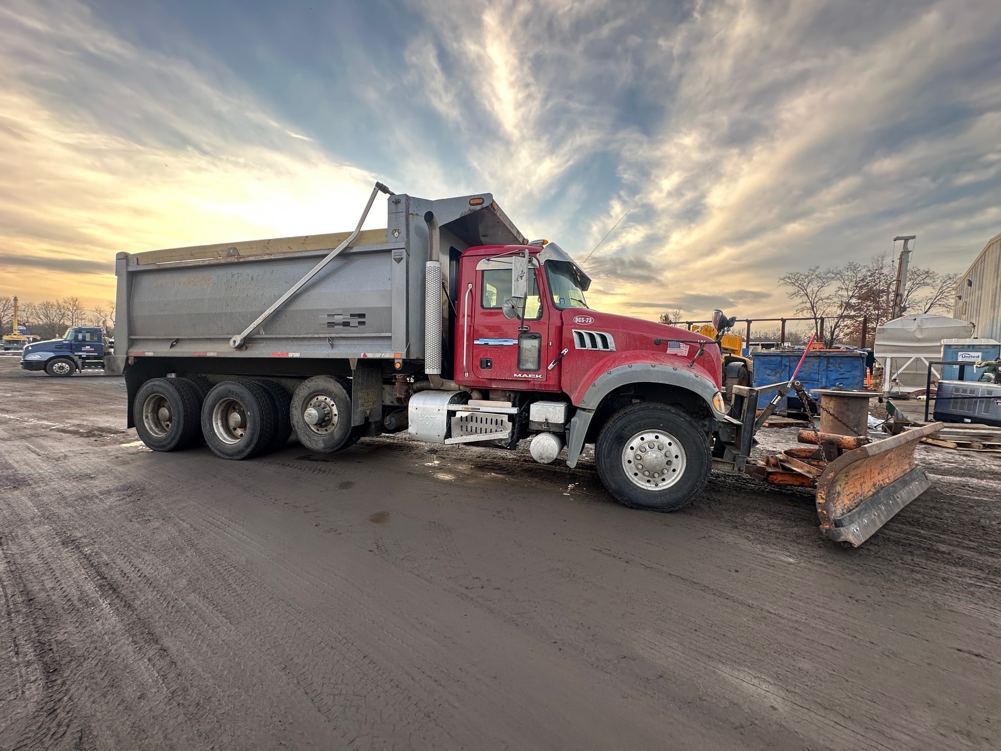 2017 MACK Granite GU713 - Image 5
