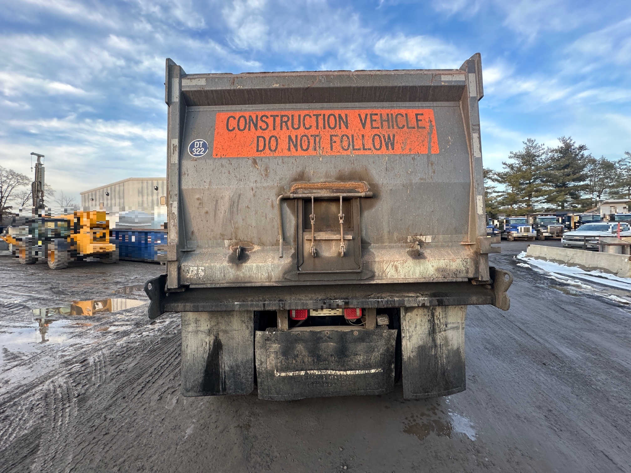 2017 MACK Granite GU713 - view 8 of 57