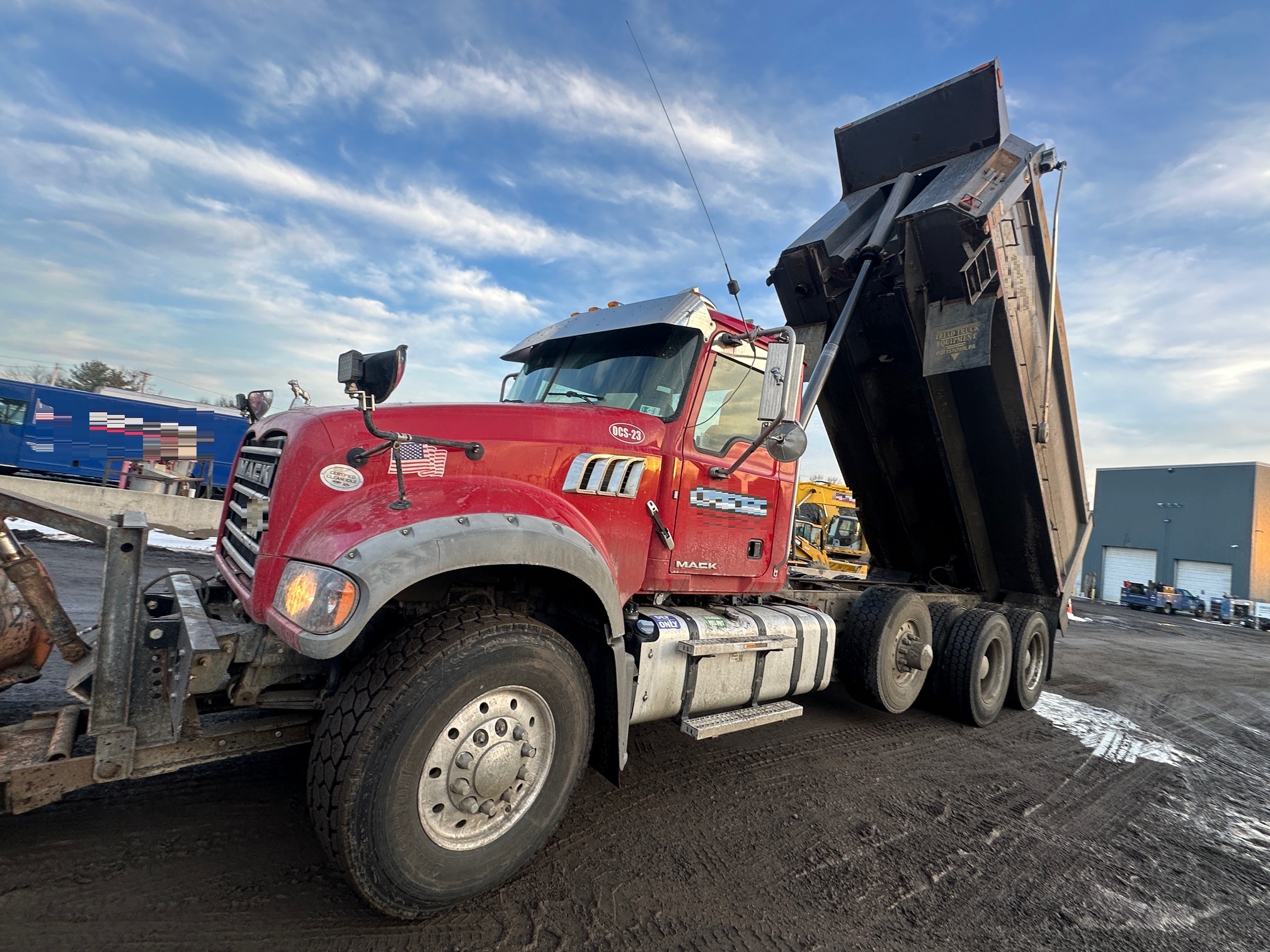 2017 MACK Granite GU713 - Image 14