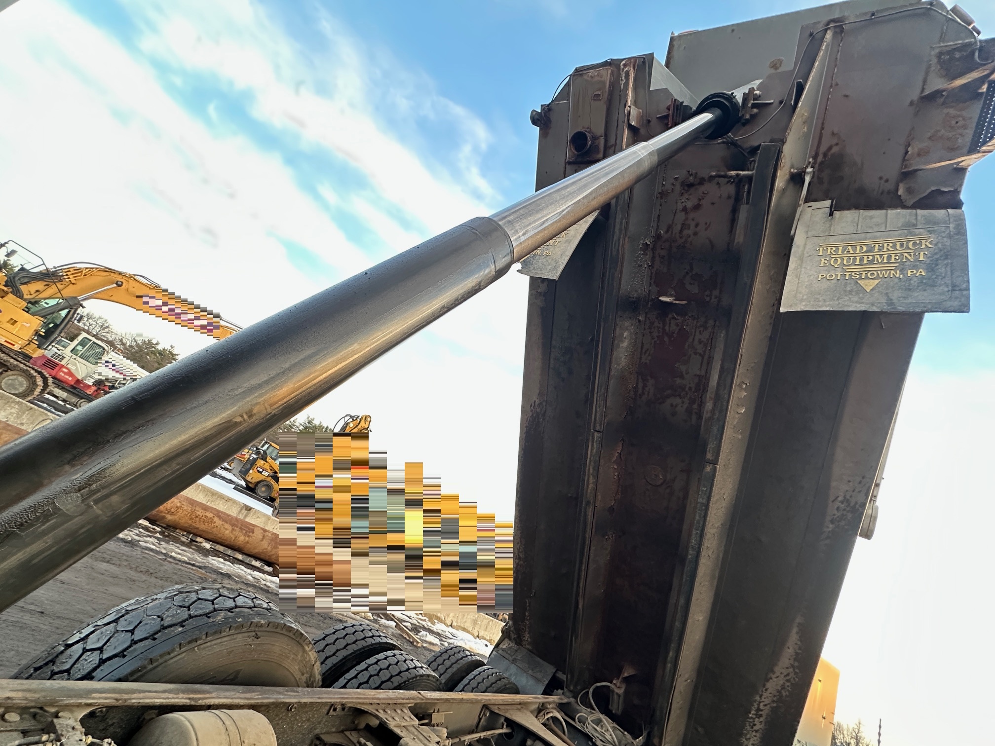 2017 MACK Granite GU713 - view 16 of 57