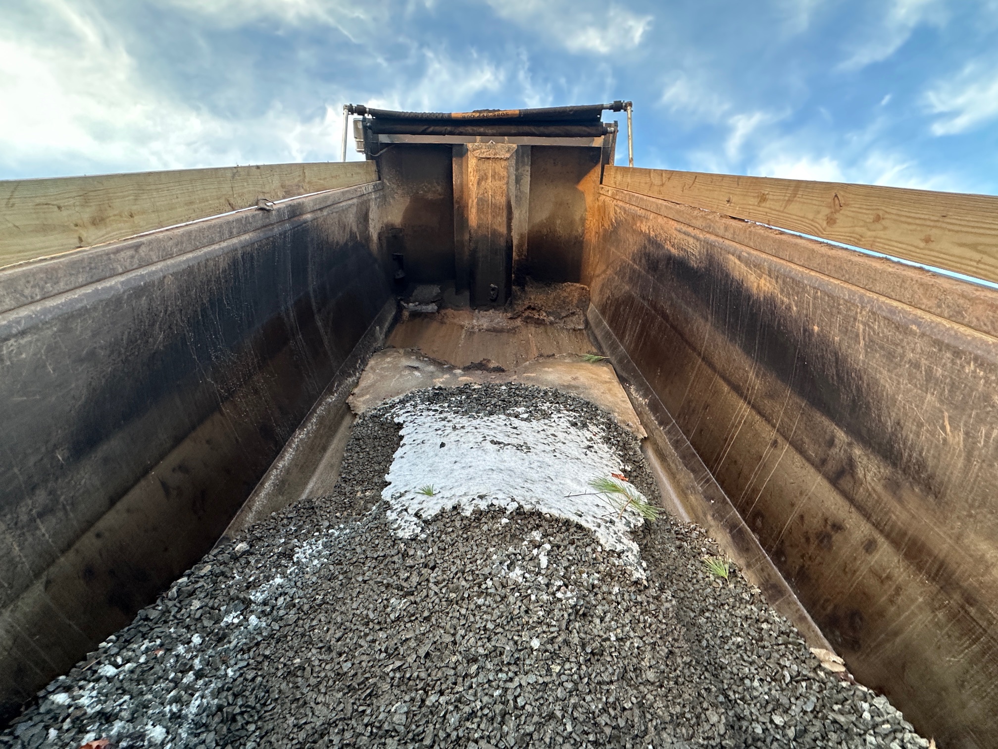 2017 MACK Granite GU713 - Image 25