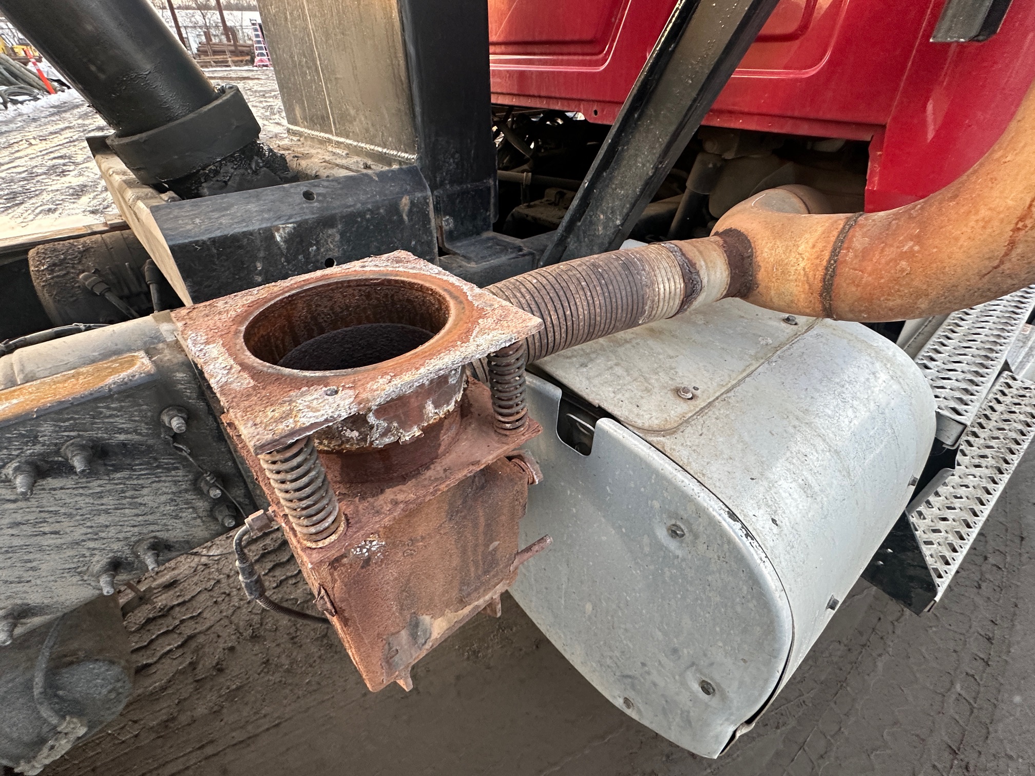 2017 MACK Granite GU713 - Image 28