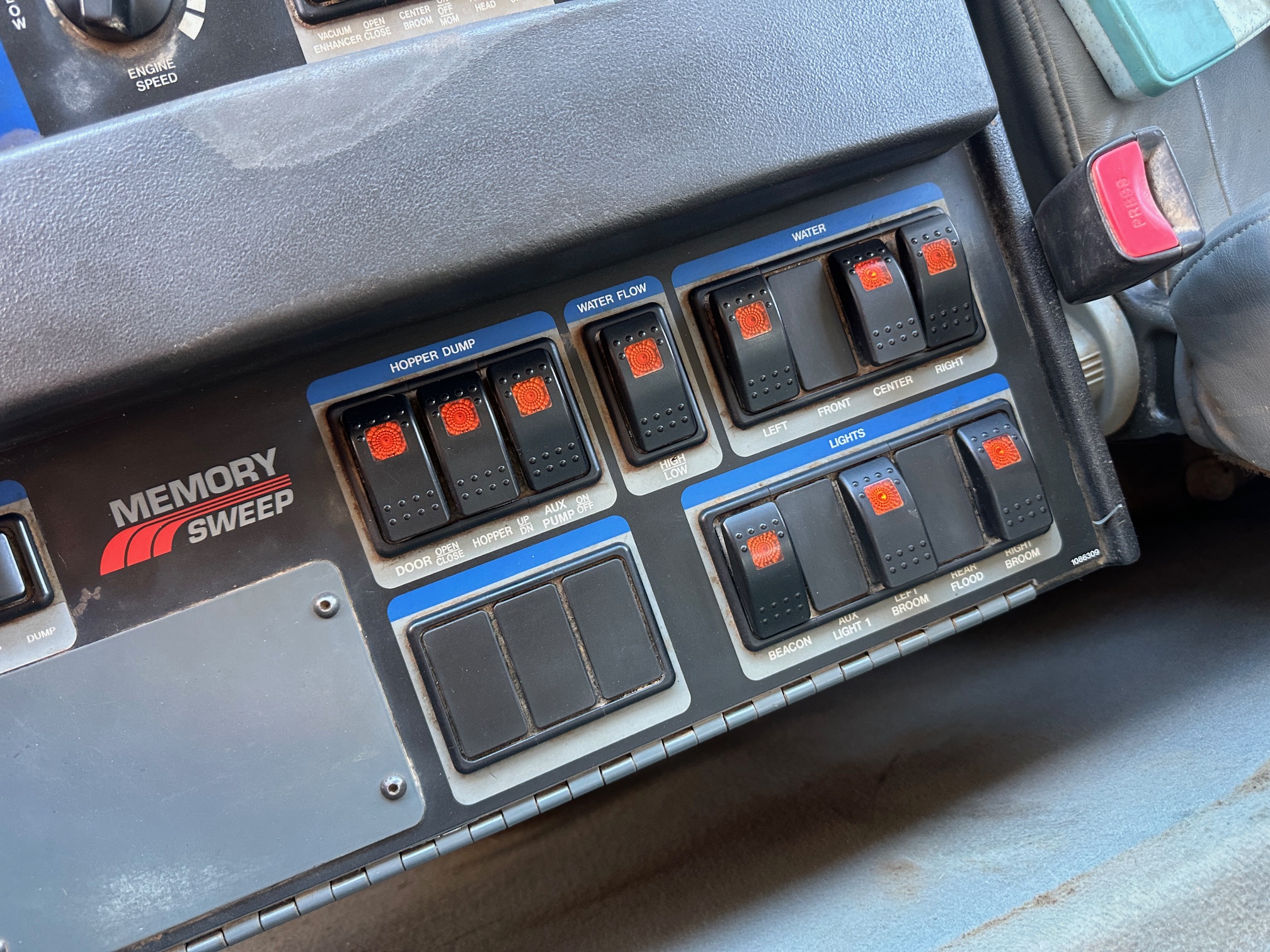 2007 INTERNATIONAL 4300 - Image 29