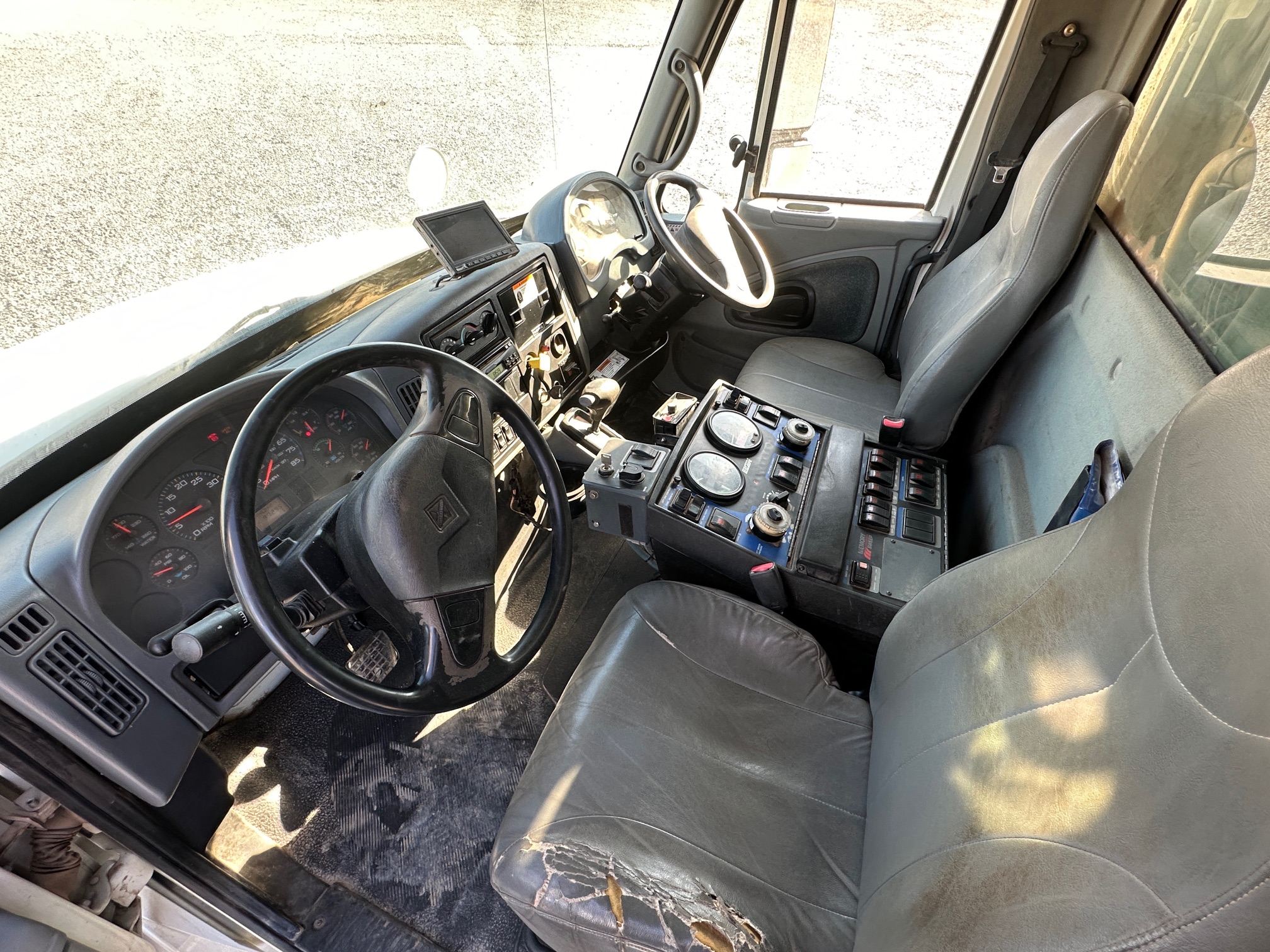 2007 INTERNATIONAL 4300 - Image 33