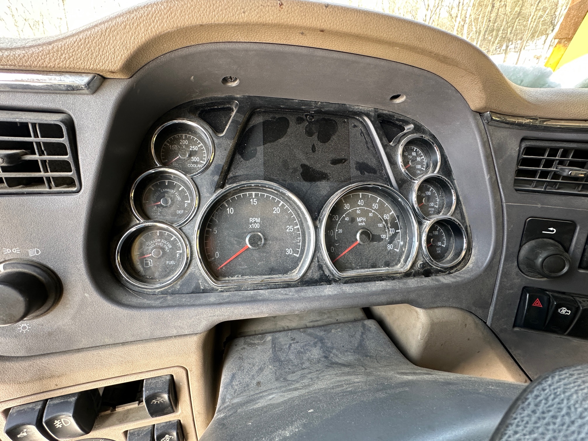 2016 PETERBILT 579 - view 9 of 49