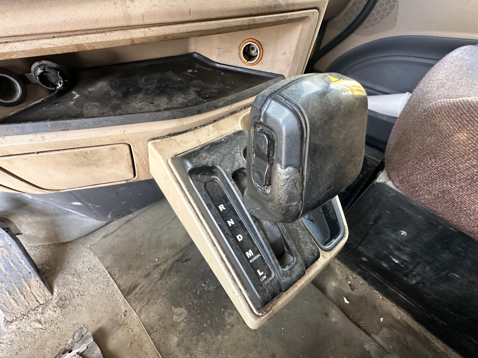 2016 PETERBILT 579 - Image 14