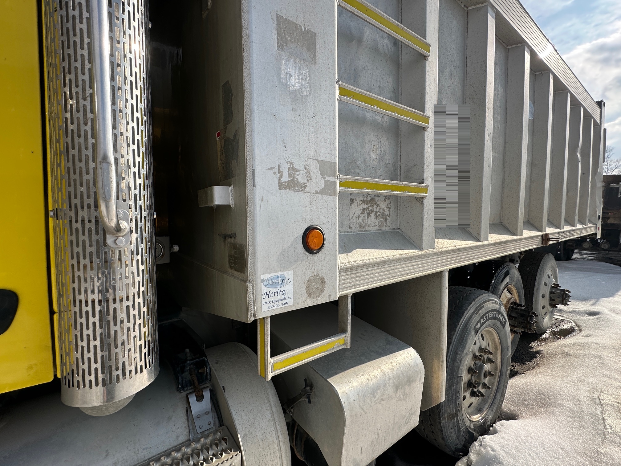 2016 PETERBILT 579 - Image 18