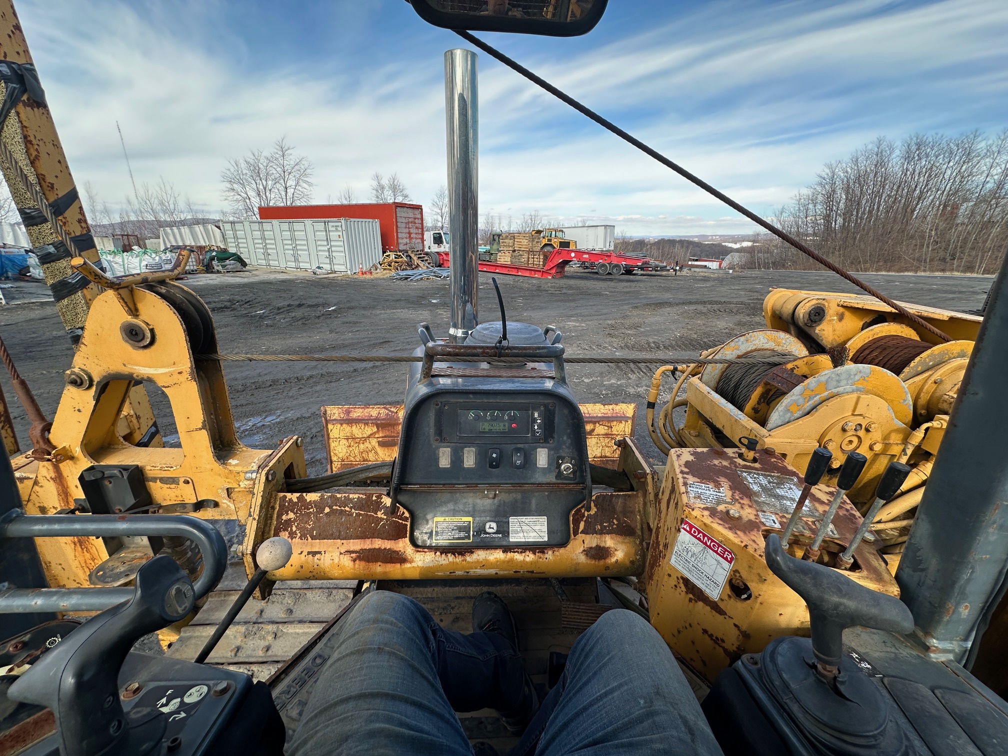 2005 DEERE 650J LGP - Image 38