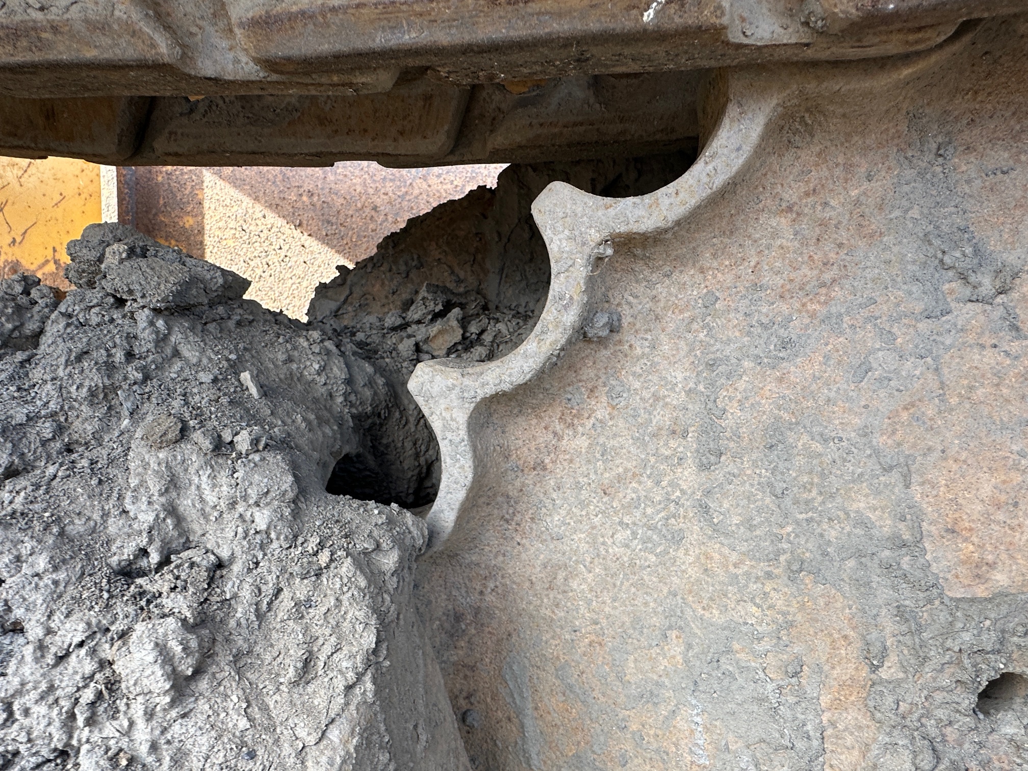 2005 DEERE 650J LGP - Image 14