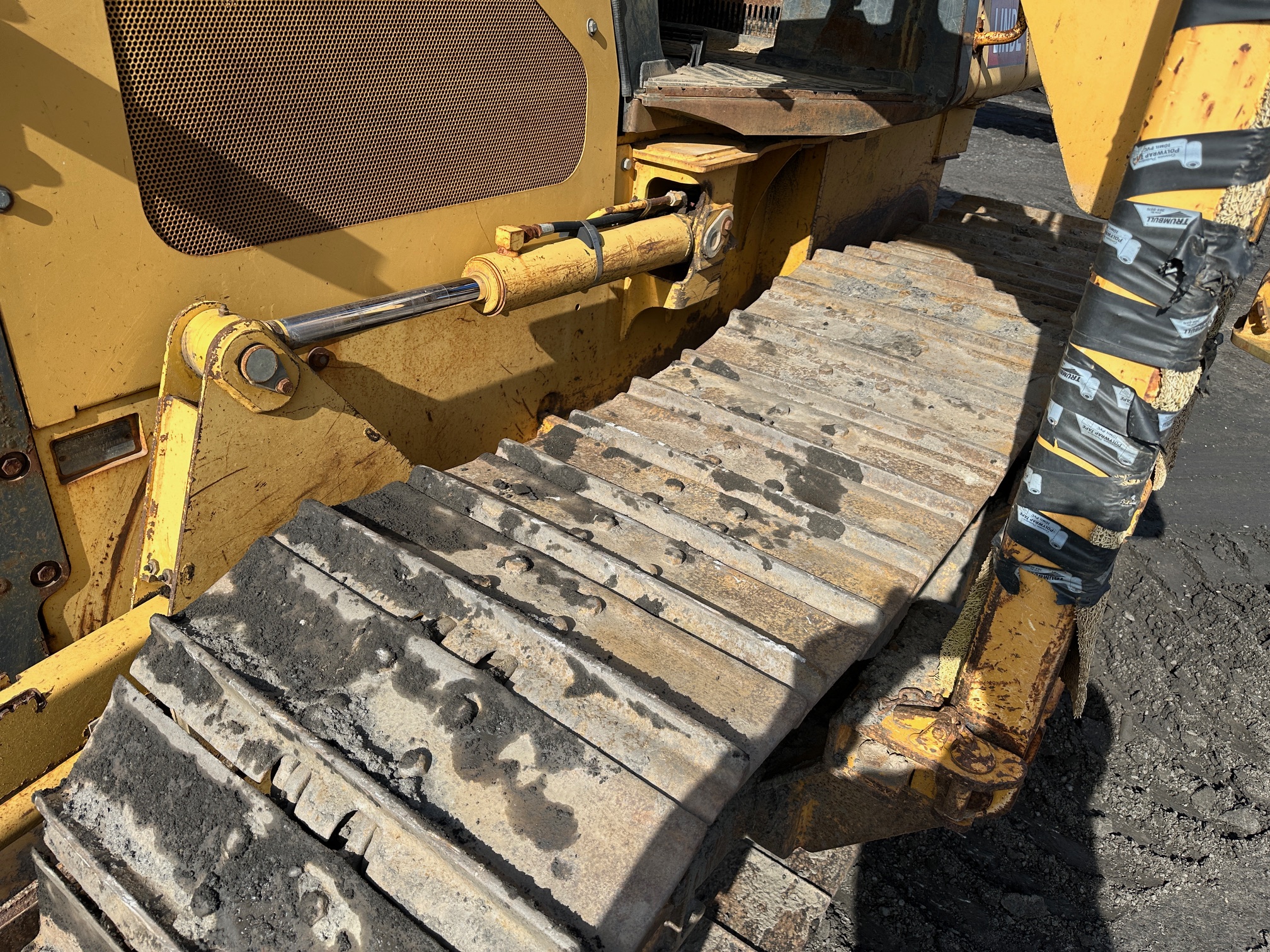 2005 DEERE 650J LGP - view 16 of 38