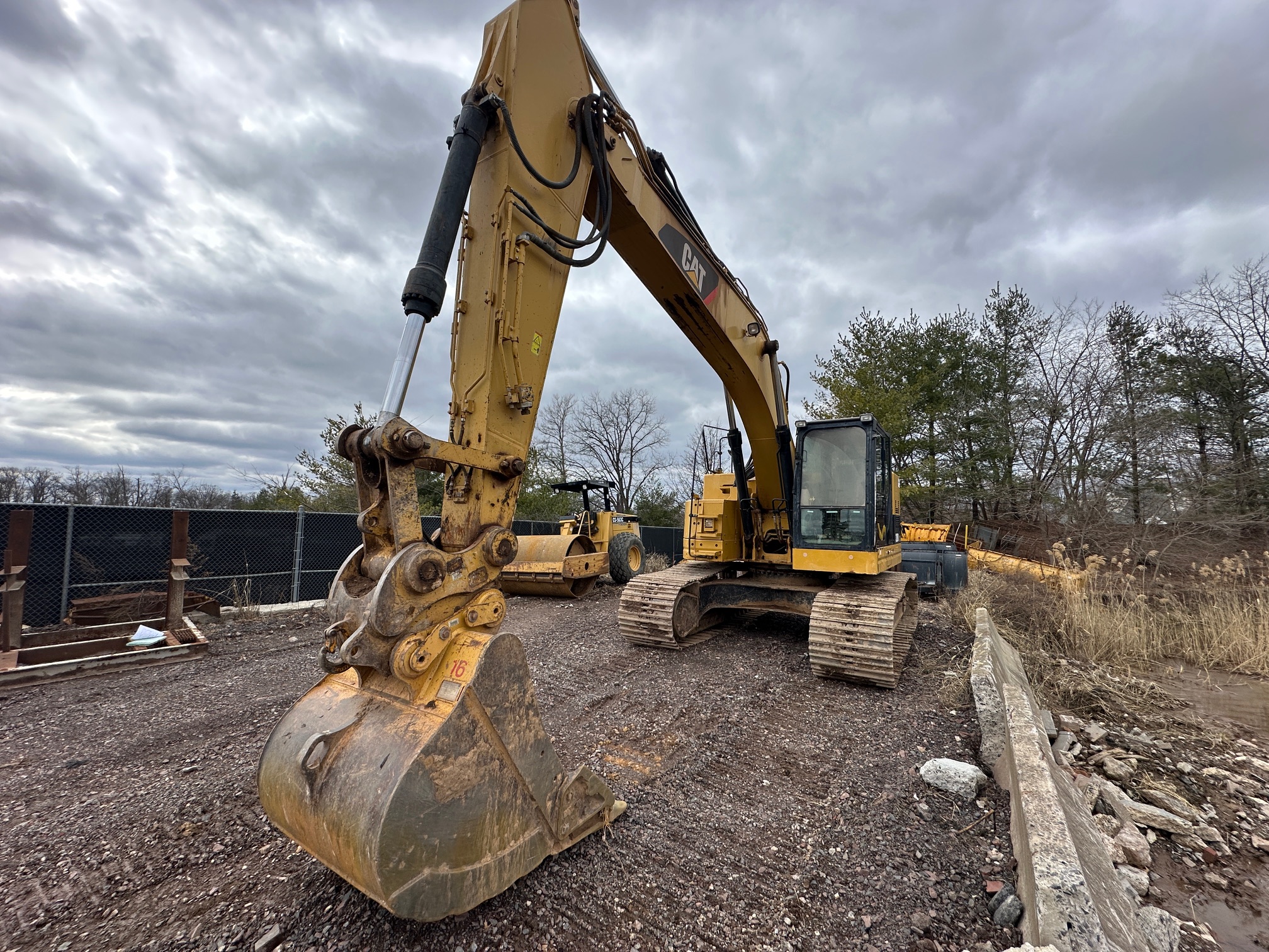 2014 CATERPILLAR 328D LCR - view 9 of 27