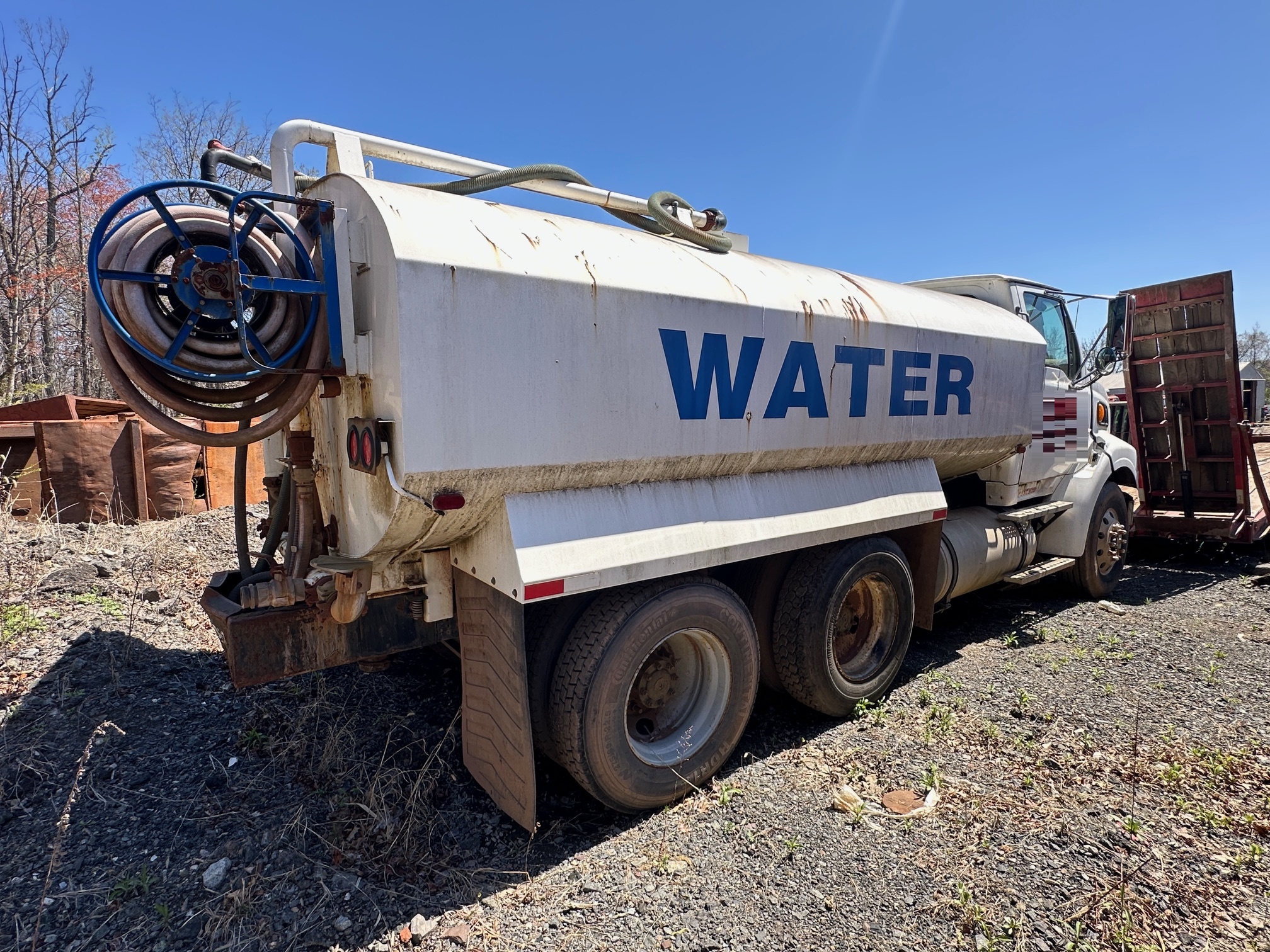 1997 FORD Water Truck - view 3 of 38
