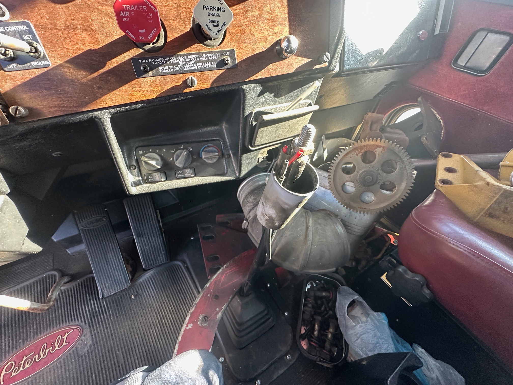 1997 PETERBILT 389 - Image 46