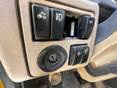 2016 PETERBILT 567 - Image 13