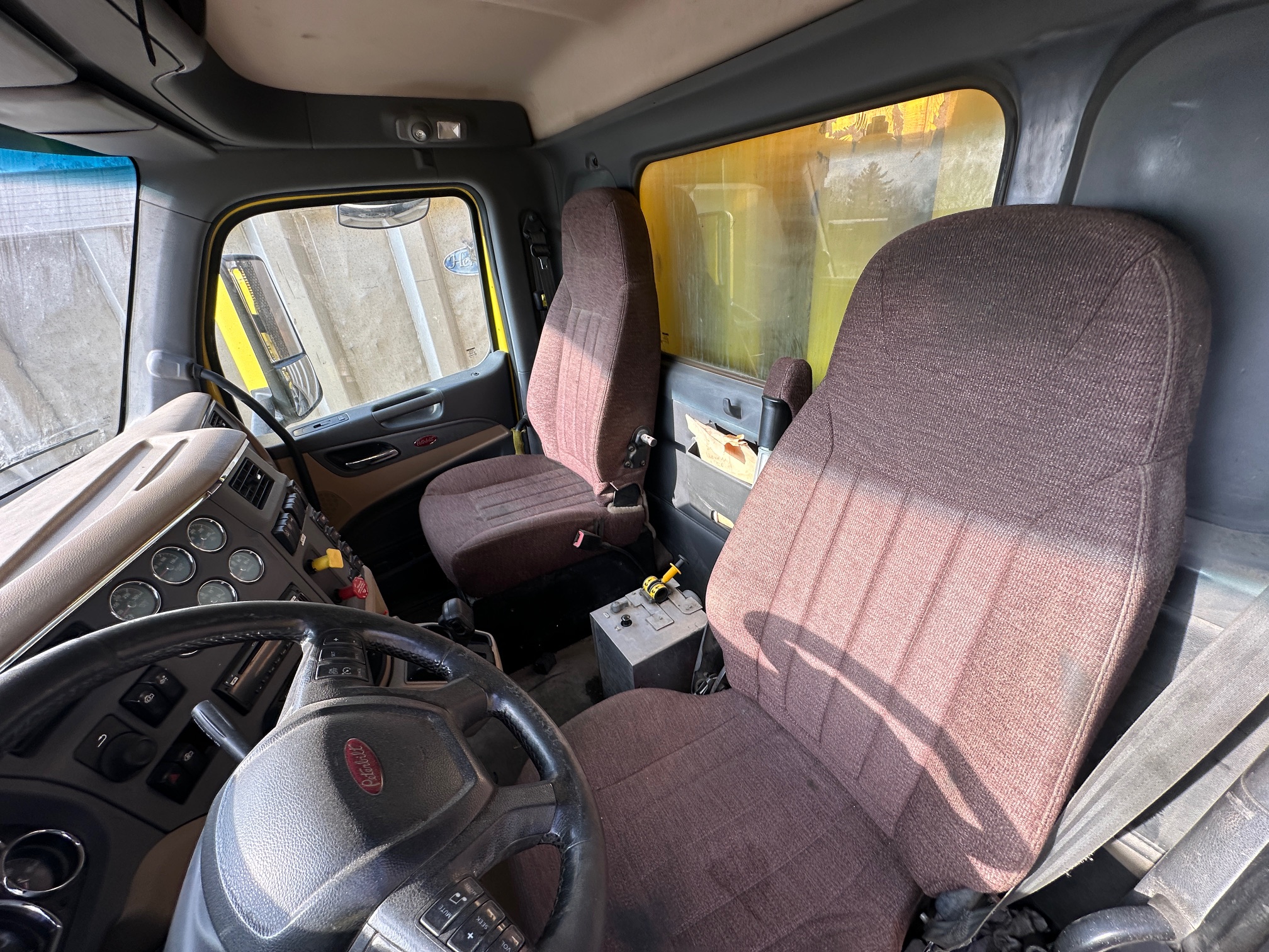 2016 PETERBILT 579 - Image 19