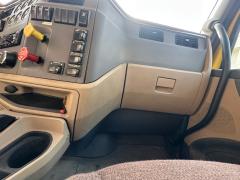 2016 PETERBILT 567 - Image 21