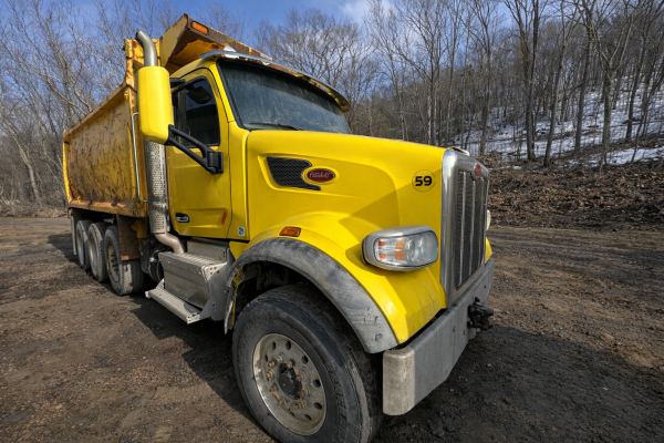2016 PETERBILT 567