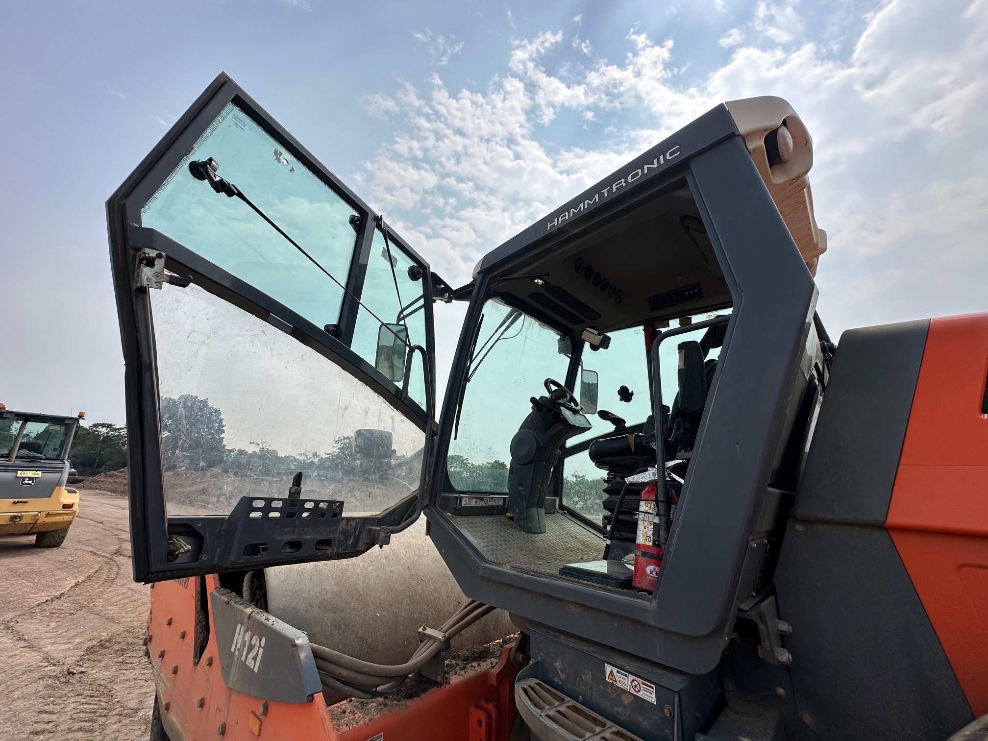 2018 HAMM H12i - view 17 of 30