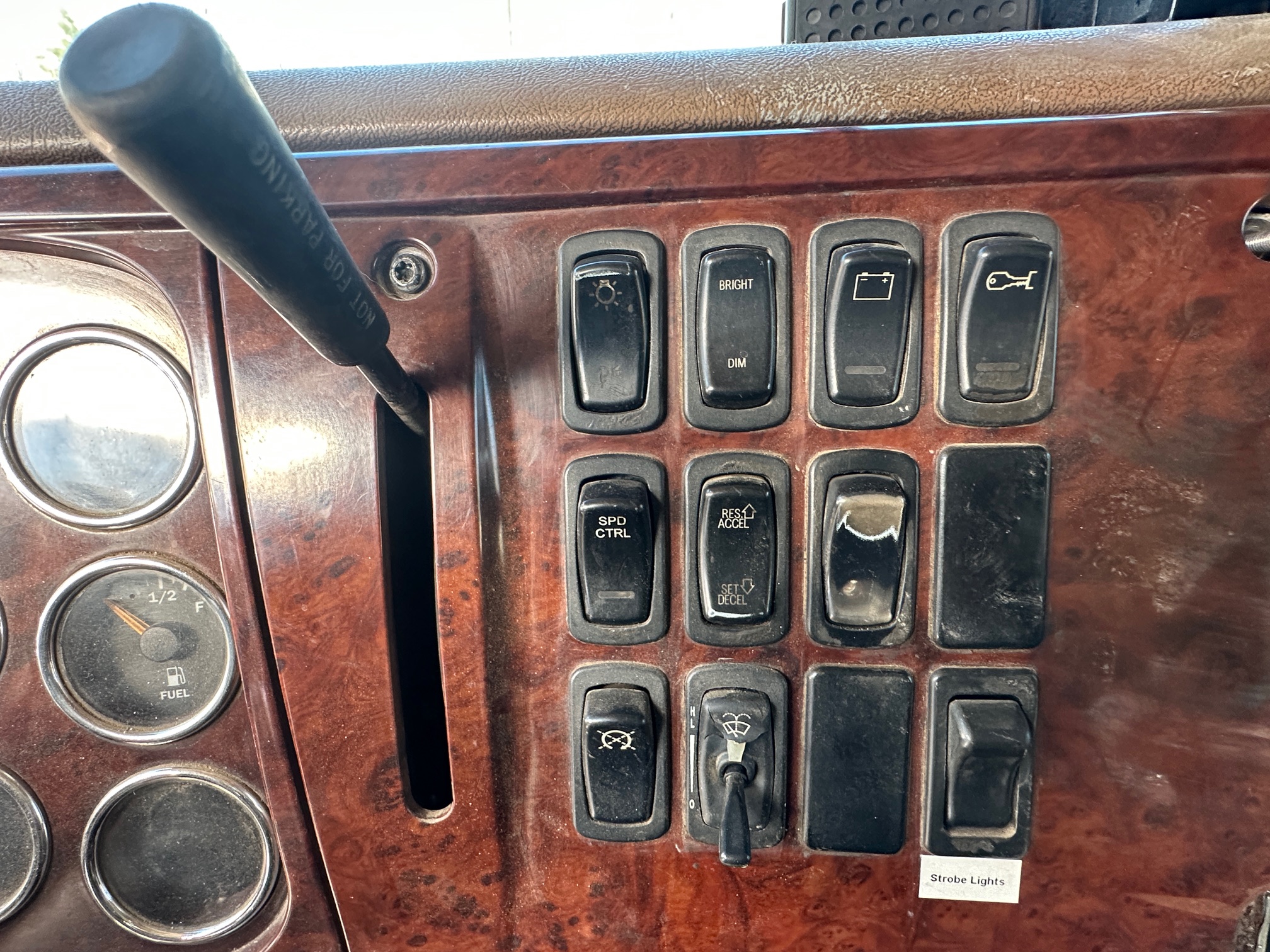 2005 MACK CV713 - Image 20