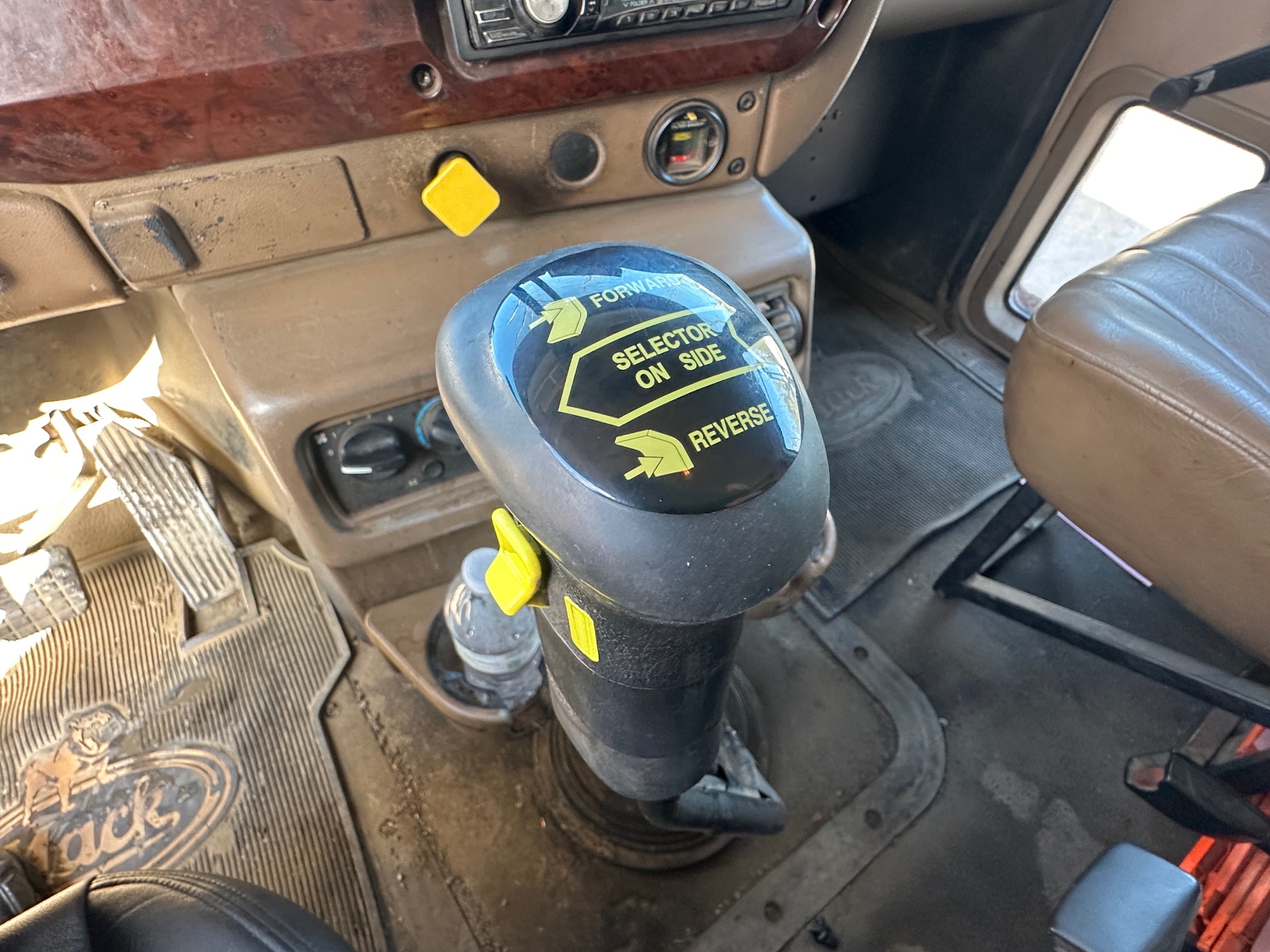 2005 MACK CV713 - Image 22