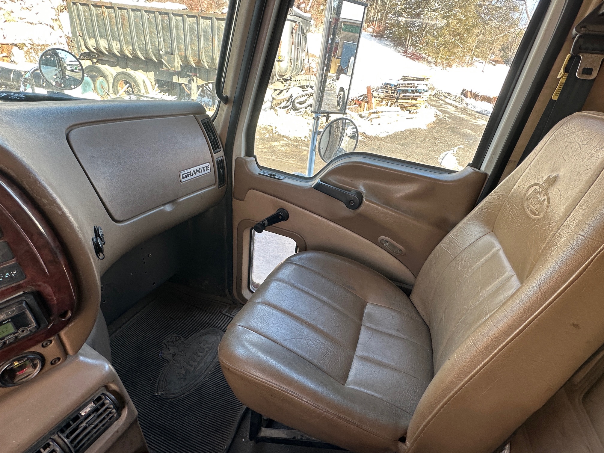 2005 MACK CV713 - Image 24