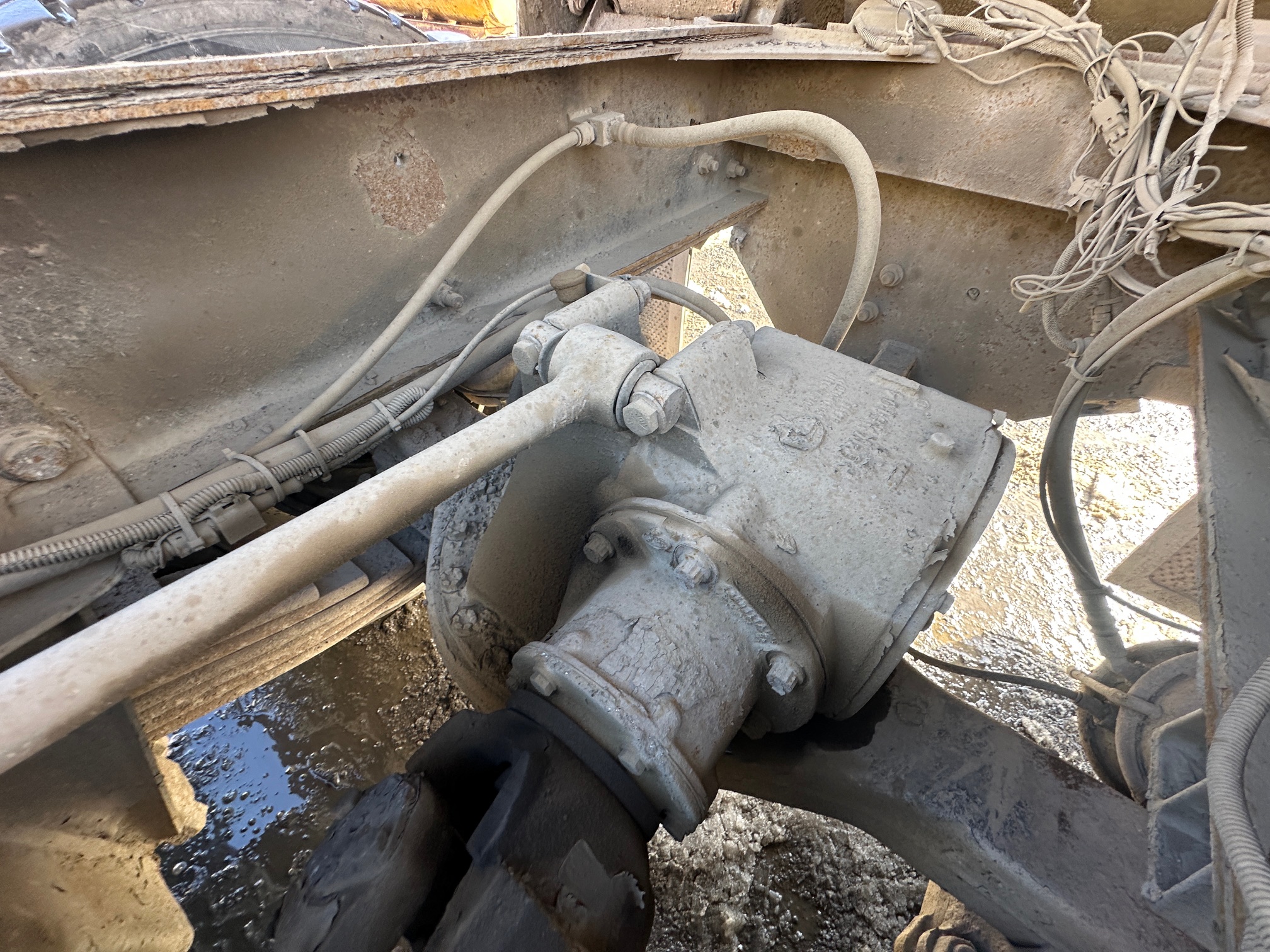 2005 MACK CV713 - Image 30