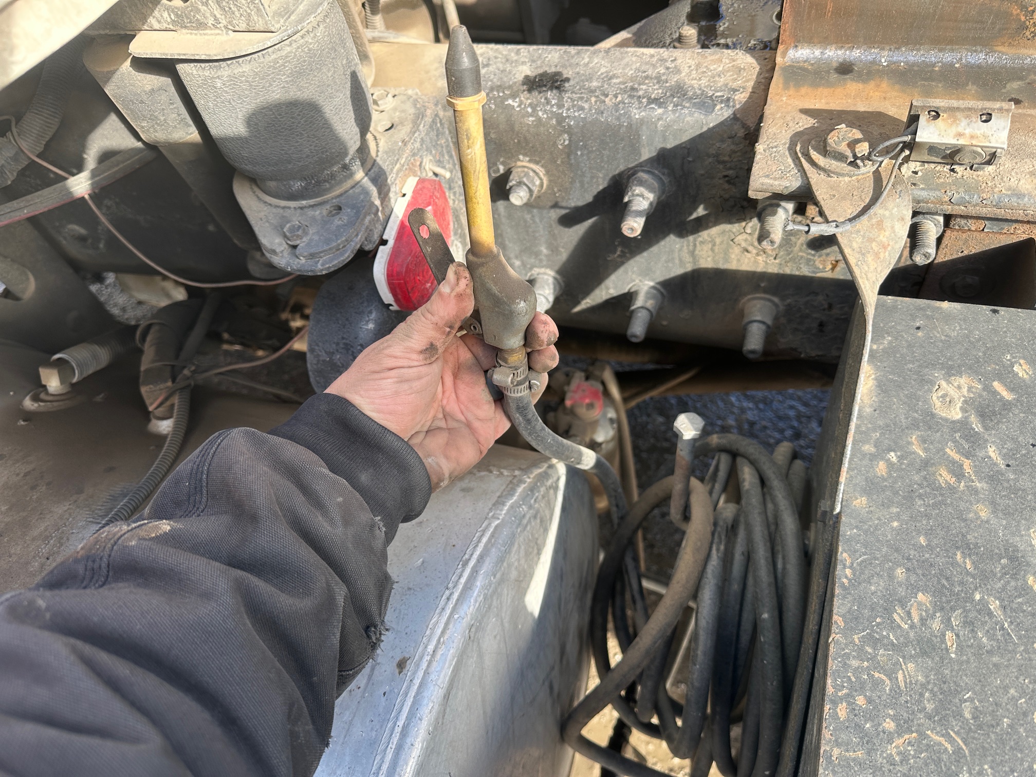 2005 MACK CV713 - Image 44