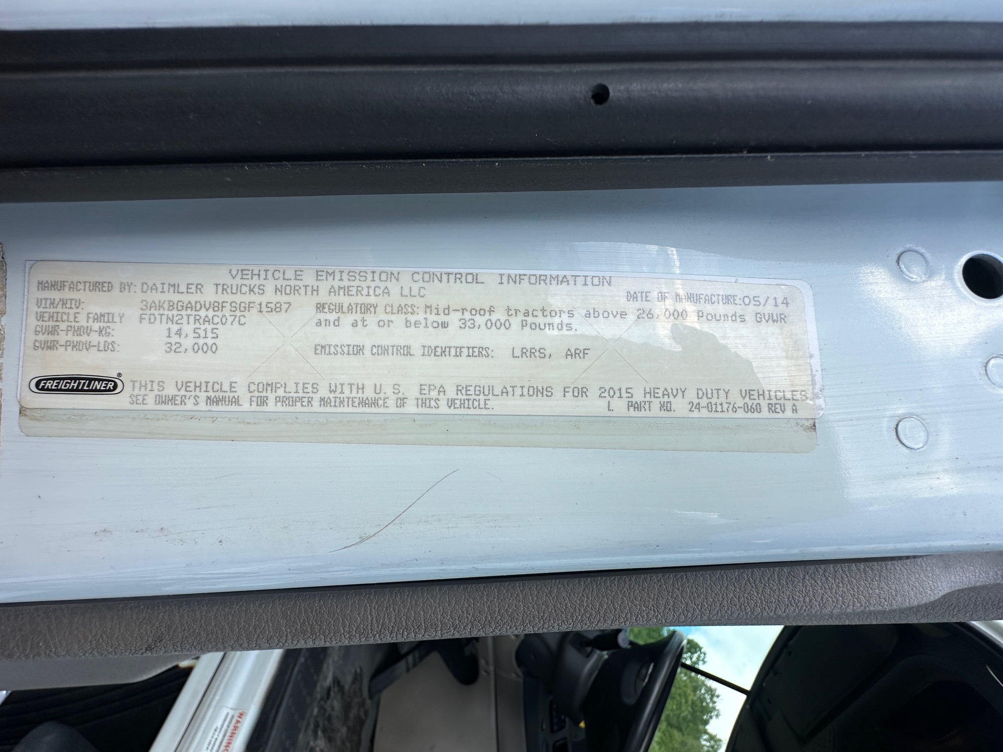 2015 FREIGHTLINER Cascadia - view 12 of 40