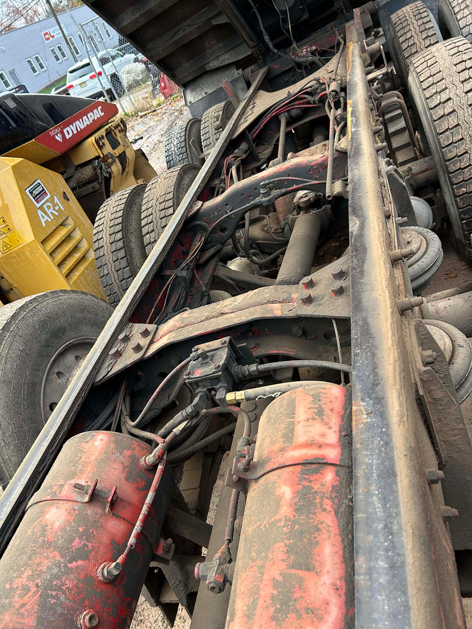 2001 MACK RD688 - Image 10