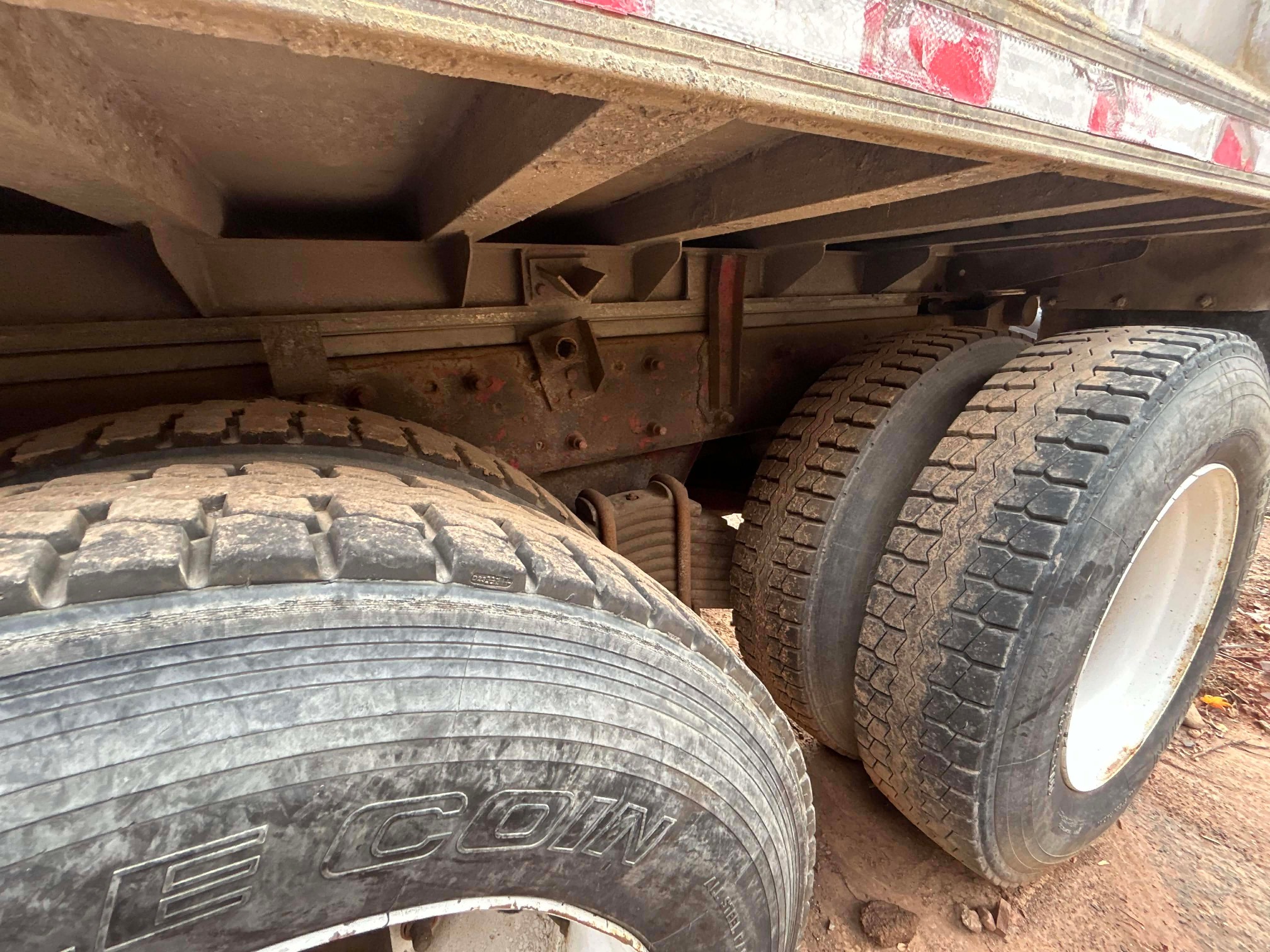 2001 MACK RD688 - Image 17