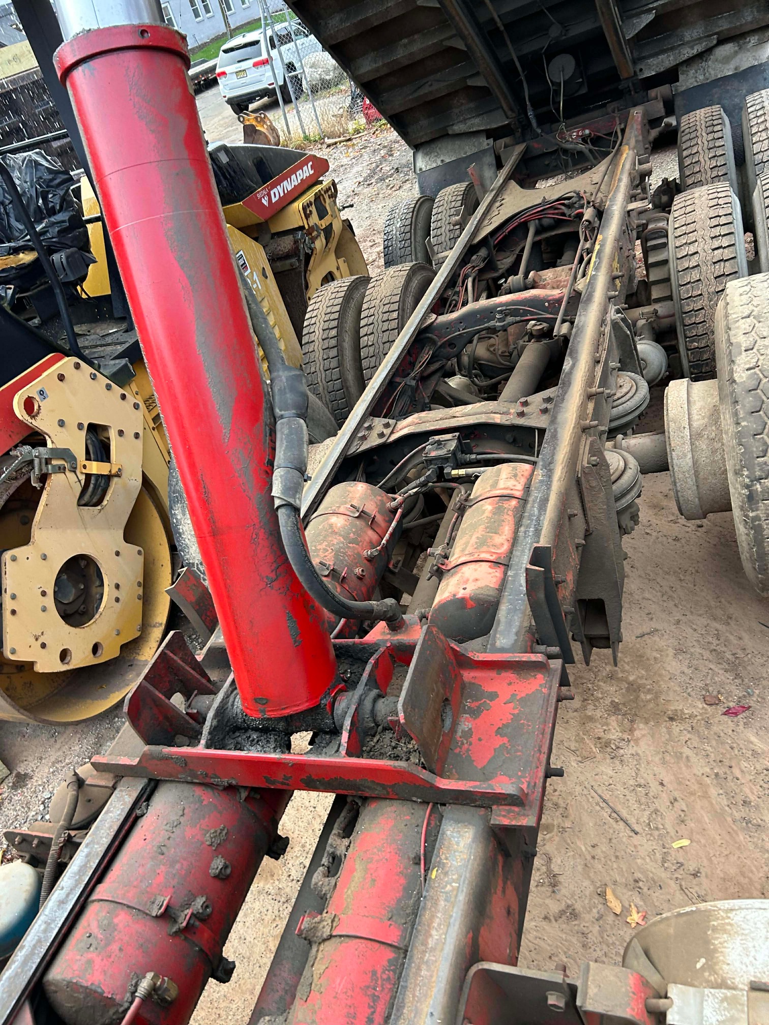 2001 MACK RD688 - Image 20