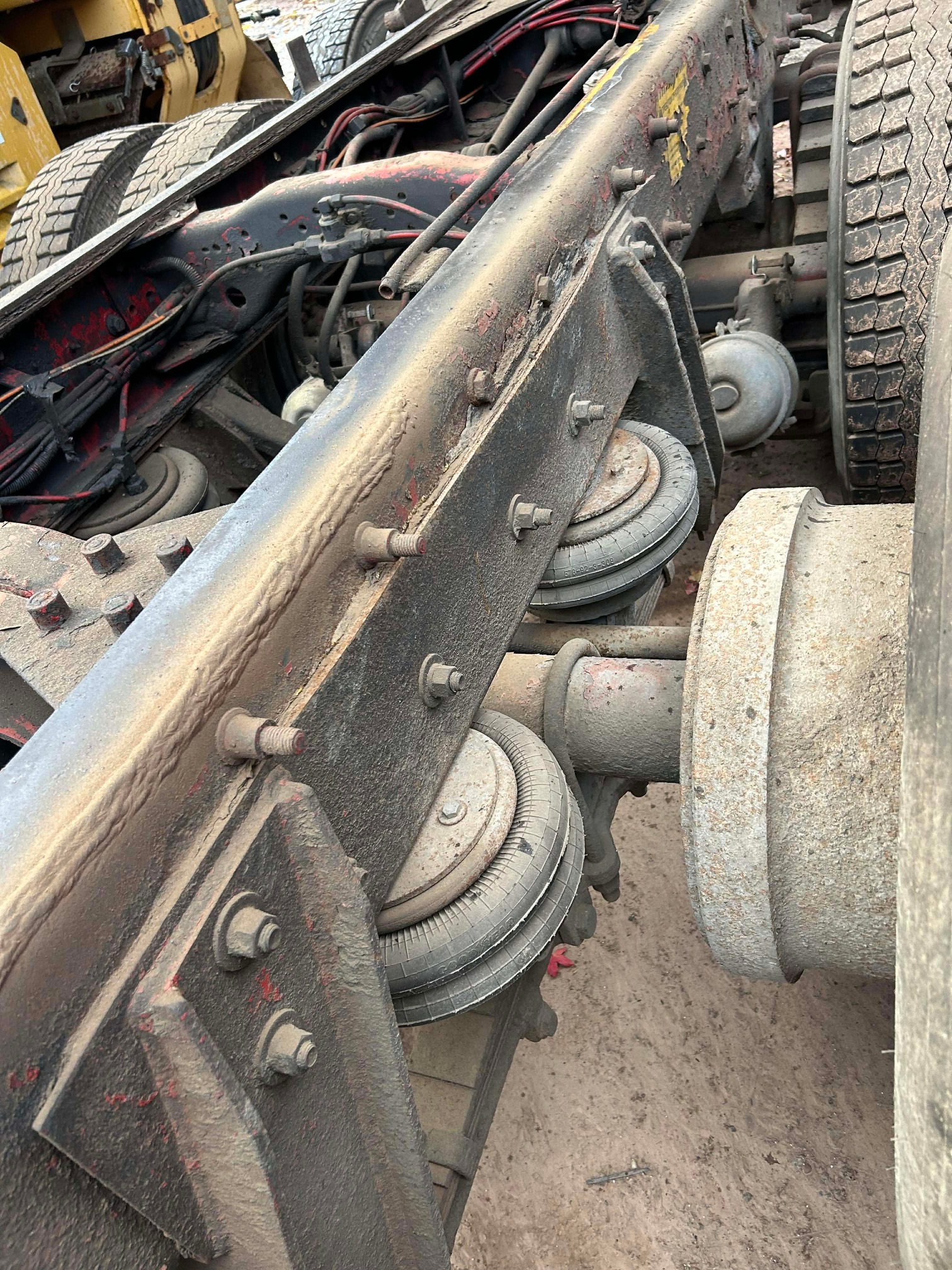 2001 MACK RD688 - Image 21