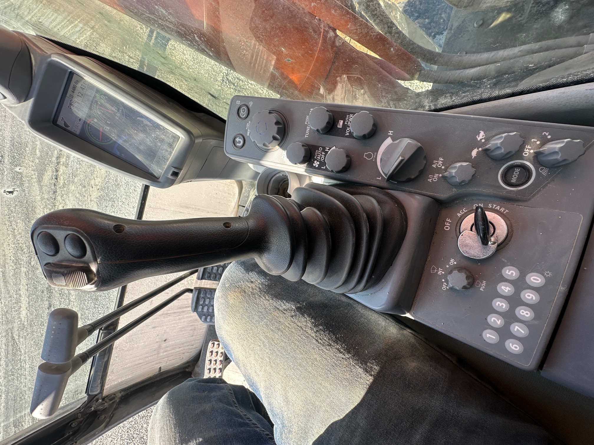 2022 HITACHI ZX350-LC6 - Image 33