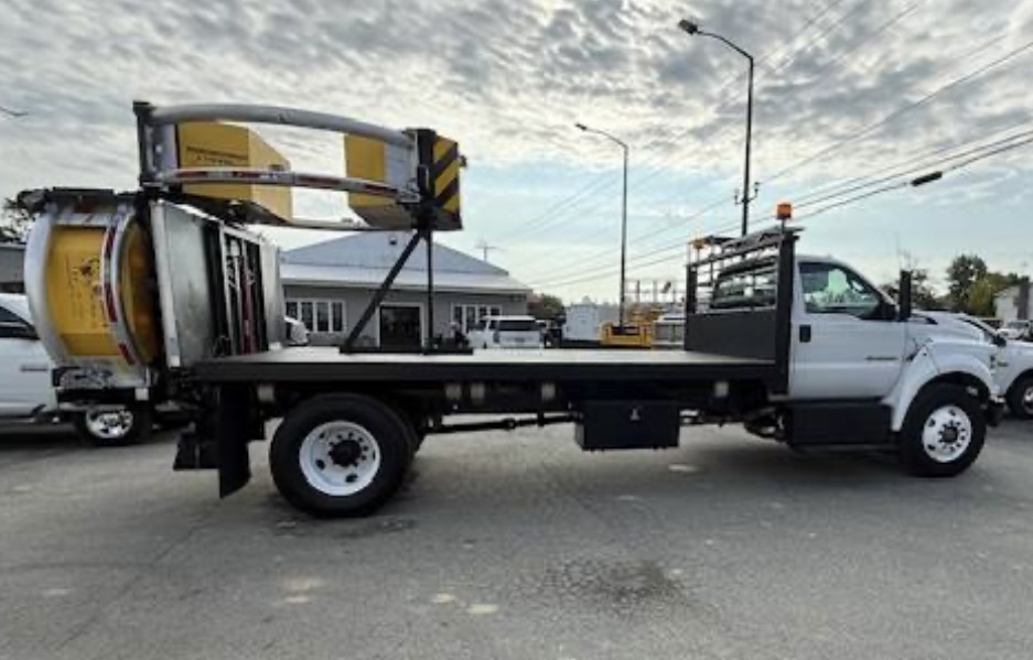 2016 FORD F750 - view 2 of 31