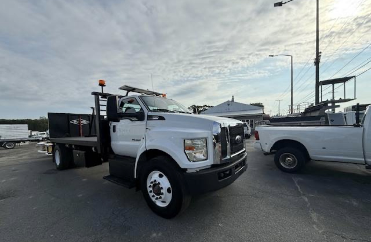 2016 FORD F750 - Image 8