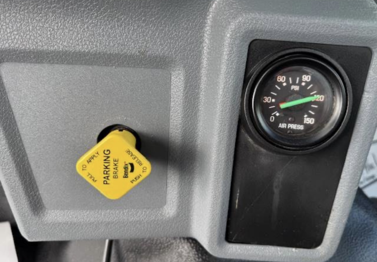 2016 FORD F750 - Image 23