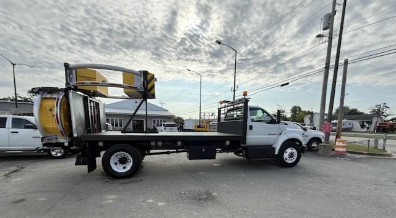 2016 FORD F750 - Image 10