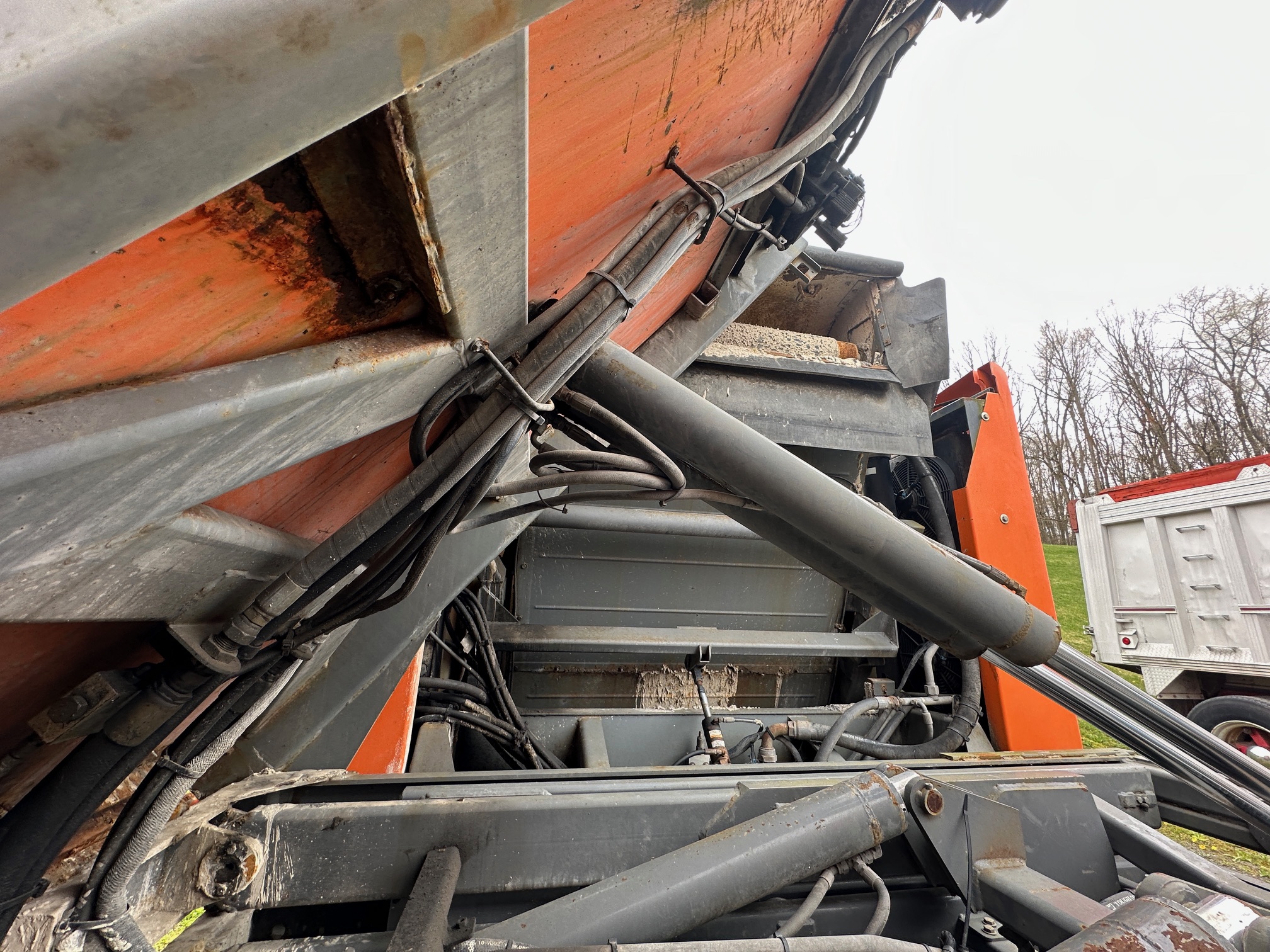 2002 GMC T1500 - view 18 of 46