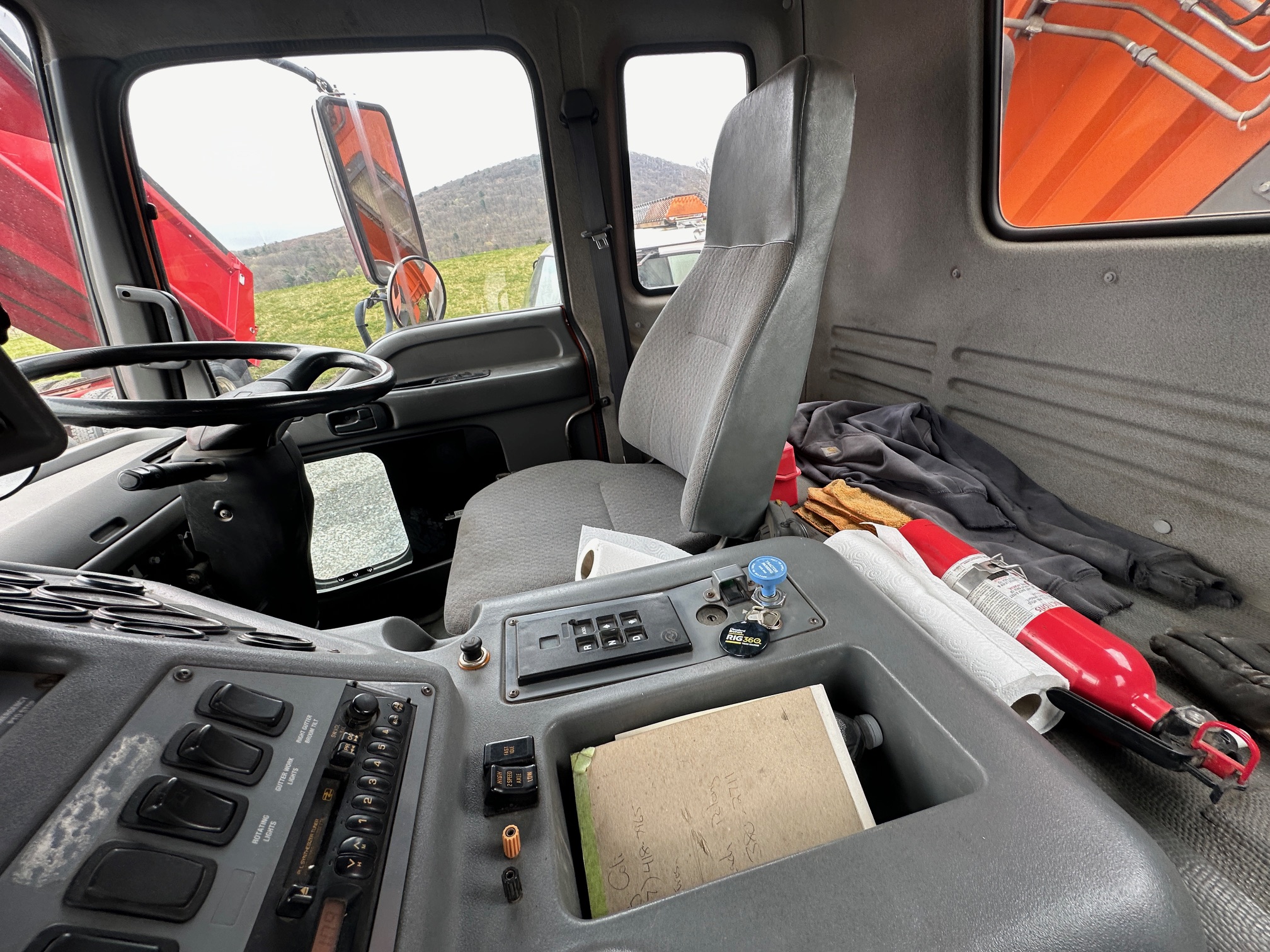 2002 GMC T1500 - Image 33