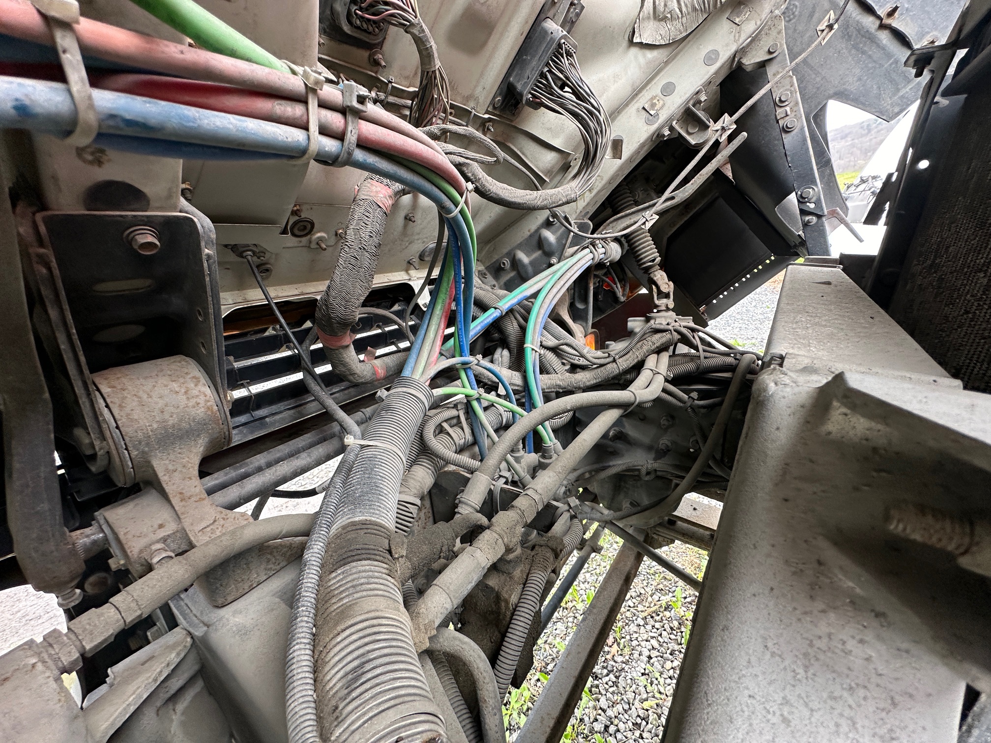 2002 GMC T1500 - Image 43