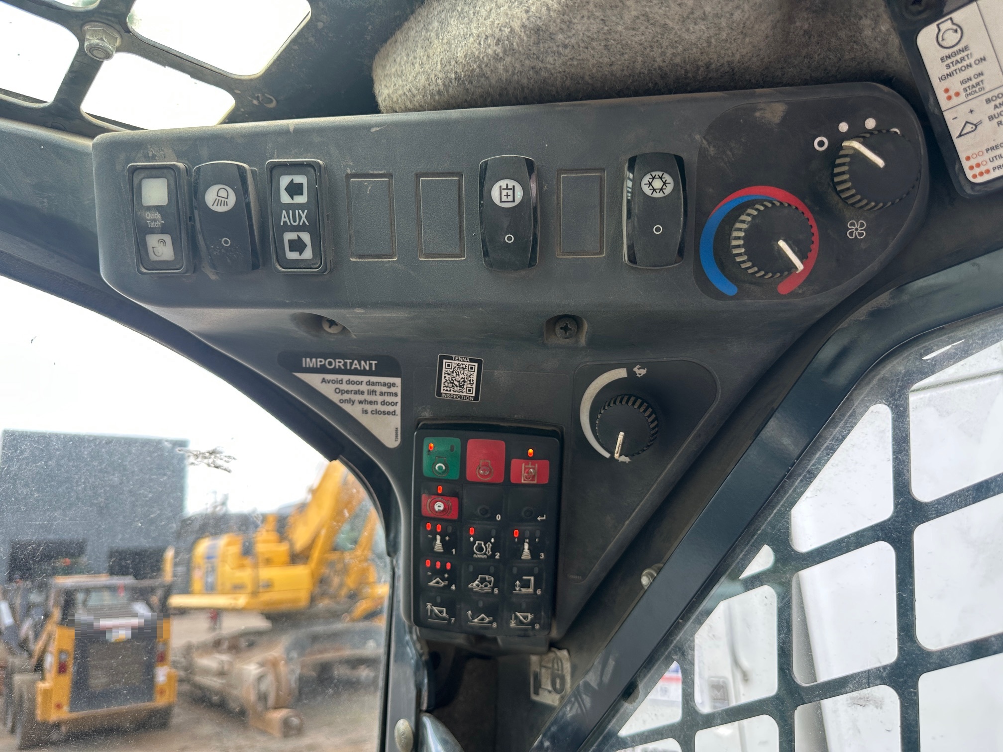2017 DEERE 330G - view 15 of 26