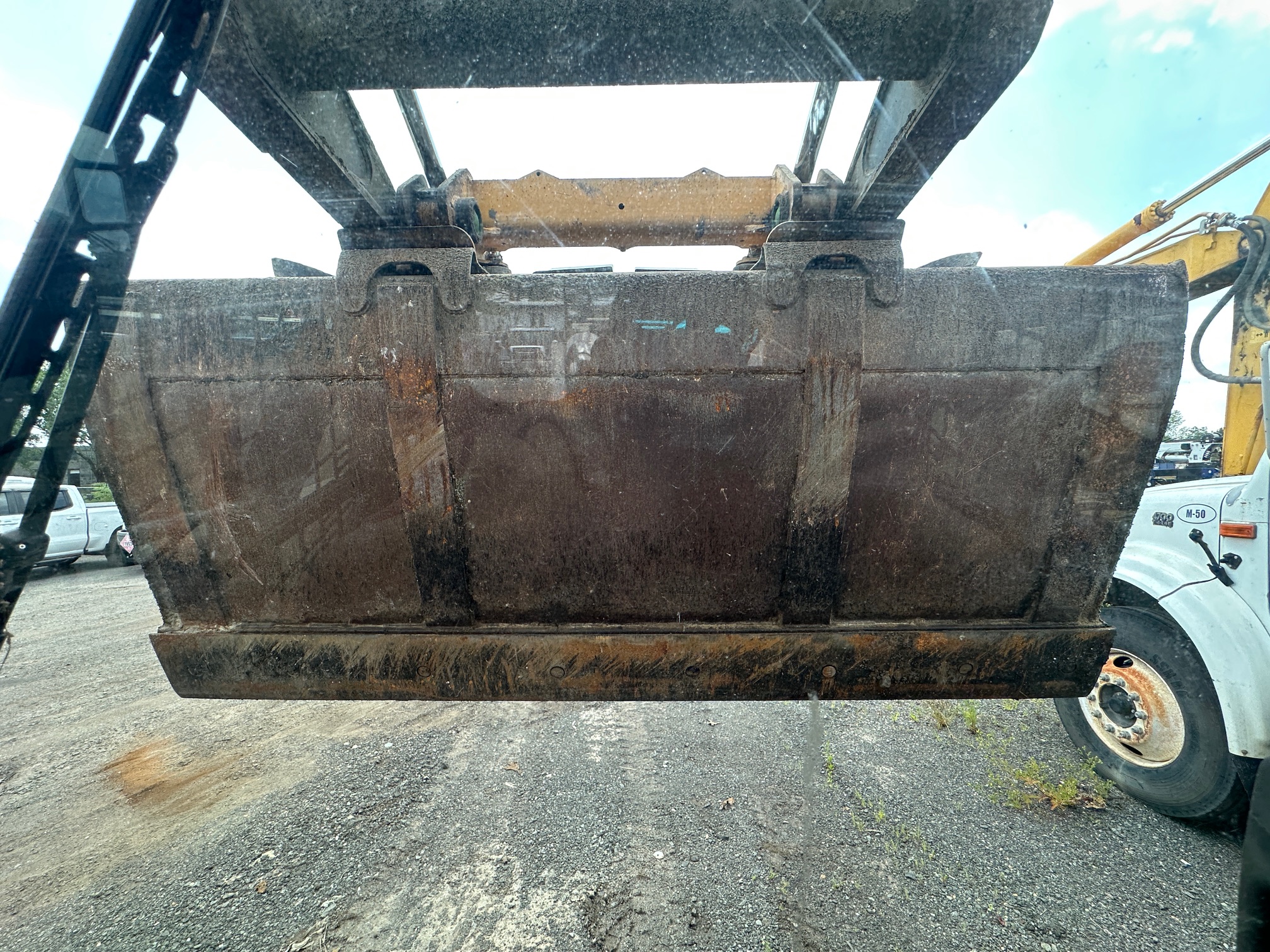 2017 DEERE 330G - Image 11