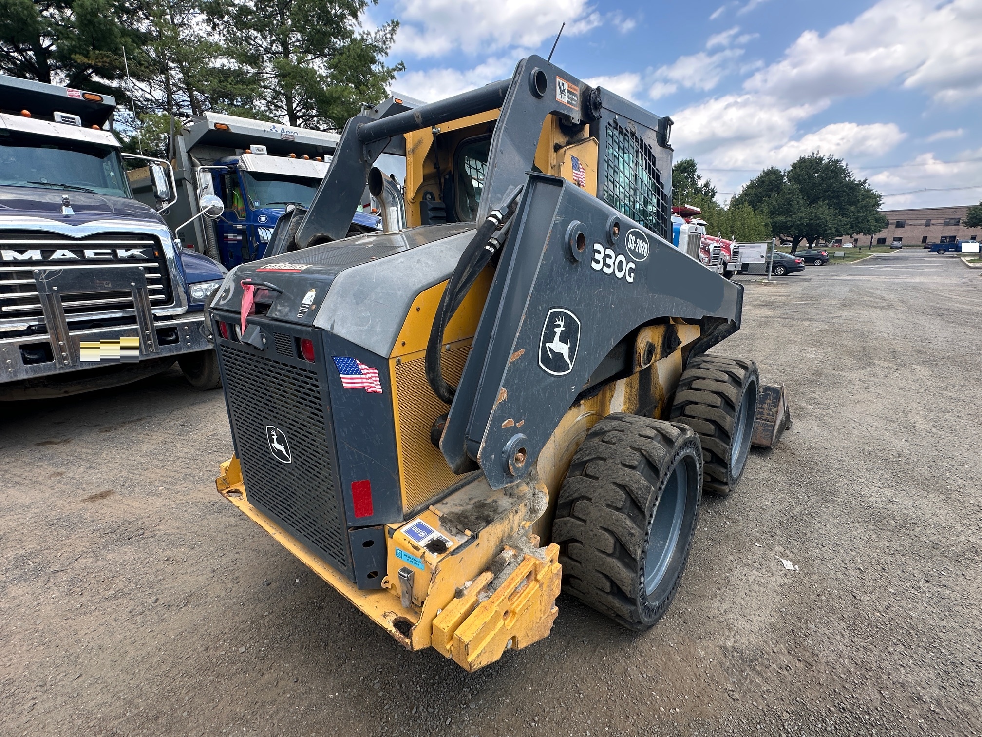 2017 DEERE 330G - view 10 of 26