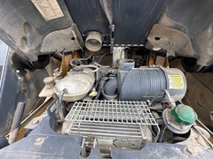 2017 DEERE 330G - Image 18