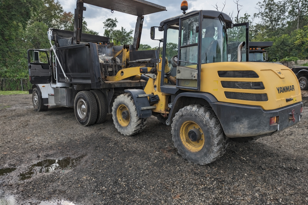 2008 PETERBILT PB340 - view 2 of 44
